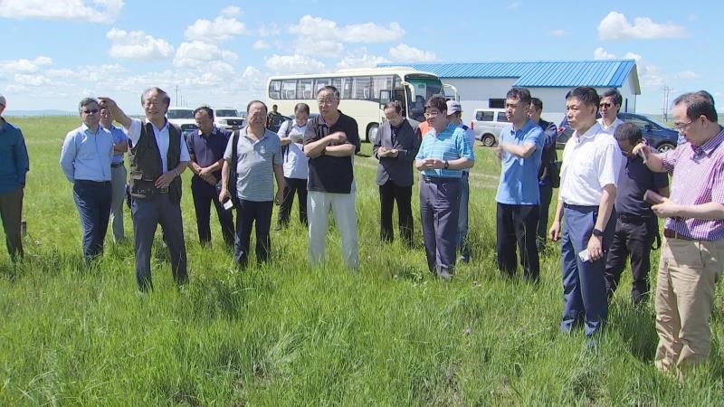 Academician QIN Dahe visit Erguna Station