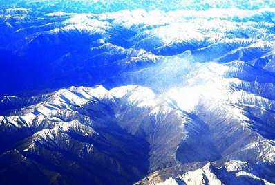 Agriculture and Climate Variability Drive Nitrogen Deposition to the Tibetan Plateau over the Last 200 Years